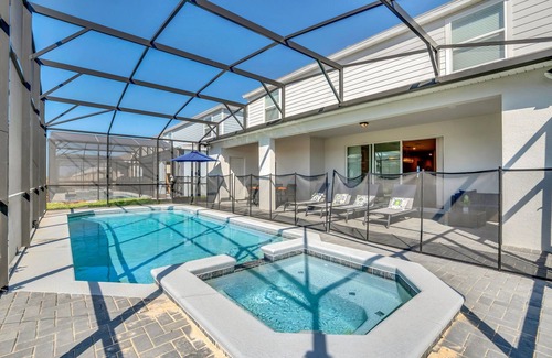 Davenport House | Inviting Windsor Island Retreat Near Disney and Universal