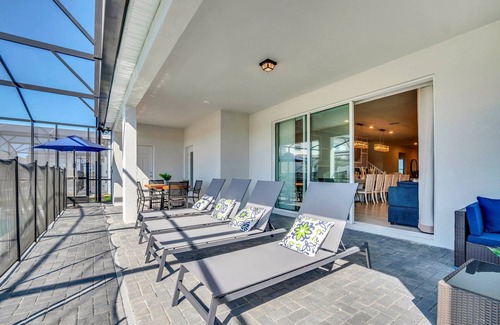 Davenport House | Inviting Windsor Island Retreat Near Disney and Universal
