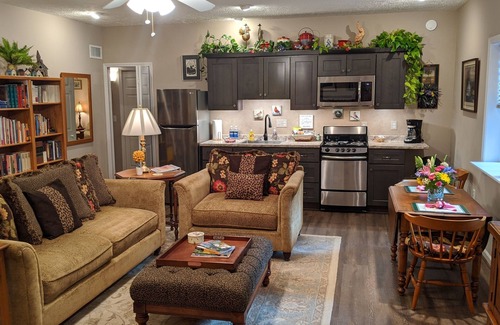 Hendersonville Resort | Experience Serenity: Your Ideal Mountain Getaway Awaits