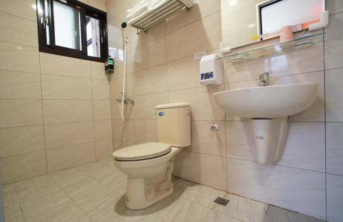 Nanzhuang House | Cozy New Live B&B: Family-Friendly Getaway with High Ratings