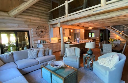 Boyne Falls Cabin | Cozy Log Cabin Retreat on Scenic Lake in Michigan