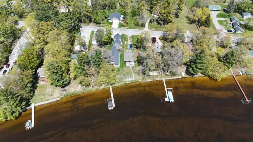 Oscoda House | New! Loon Lodge - Lakefront With Private Dock!