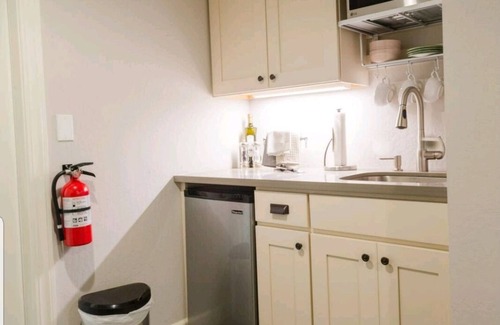 Napa Apartment | Relaxing Spa Retreat Steps from Downtown and Wineries
