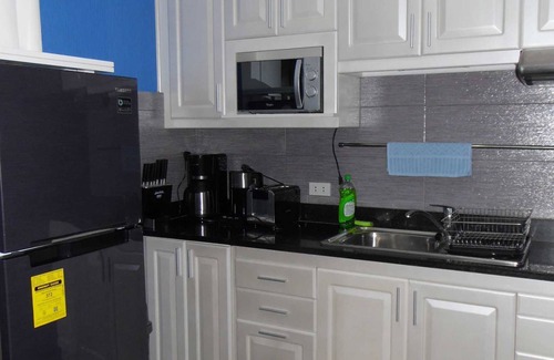 Lapu-Lapu Condo | Top-Rated 2 BR Condo with Pools and Ocean Views