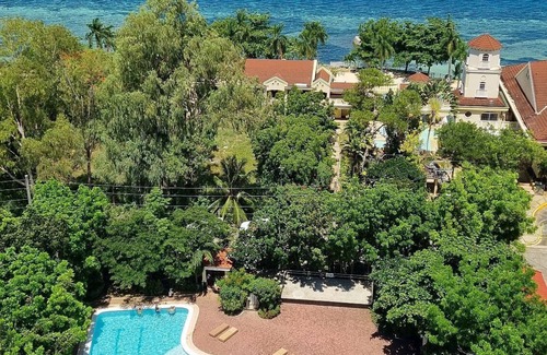 Lapu-Lapu Condo | Top-Rated 2 BR Condo with Pools and Ocean Views