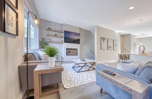 East Kootenay House | Family-Friendly 4 Bedroom Escape with Arcade Games Near Hot Springs
