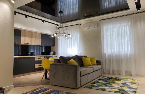 Kharkiv Apartment | Modern New Apartment 2020: Rated 9.7, Pet & Child Friendly