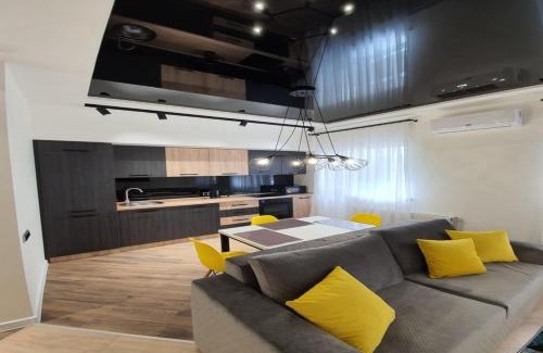 Kharkiv Apartment | Modern New Apartment 2020: Rated 9.7, Pet & Child Friendly