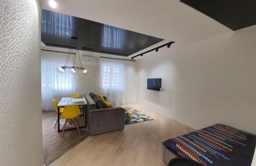 Kharkiv Apartment | Modern New Apartment 2020: Rated 9.7, Pet & Child Friendly