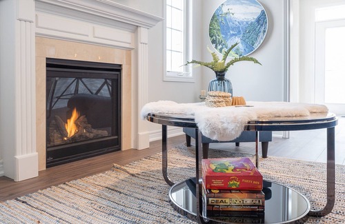 Watertown House | New Lux home! Vibrant Suburban Retreat