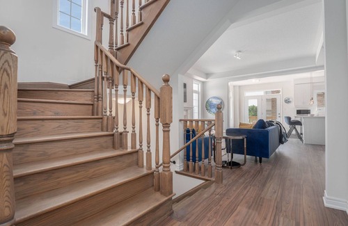 Watertown House | New Lux home! Vibrant Suburban Retreat