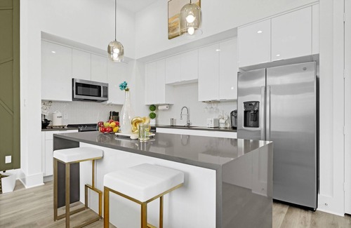 Riverside Terrace House | Cozy Retreat Near Med Center - Guest Rated 9.8/10