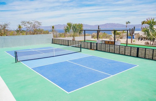 El Sargento House | New Luxurious Pool Pickleball Jacuzzi Cold Plunge, Sauna Ocean views every BDR