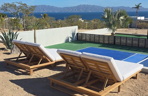 El Sargento House | New Luxurious Pool Pickleball Jacuzzi Cold Plunge, Sauna Ocean views every BDR