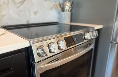 Auburn Cottage | Premier 1BR Cottage in Downtown Auburn - Guest Rated 9.8