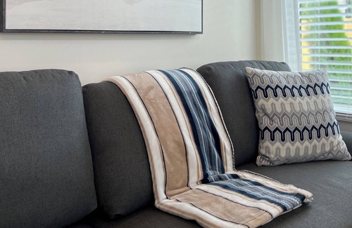 Auburn Cottage | Exquisite 1BR Cottage in Downtown Auburn - Rated 10/10!