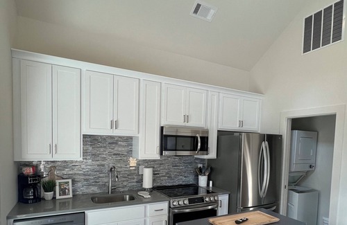 Auburn Cottage | Exquisite 1BR Cottage in Downtown Auburn - Rated 10/10!