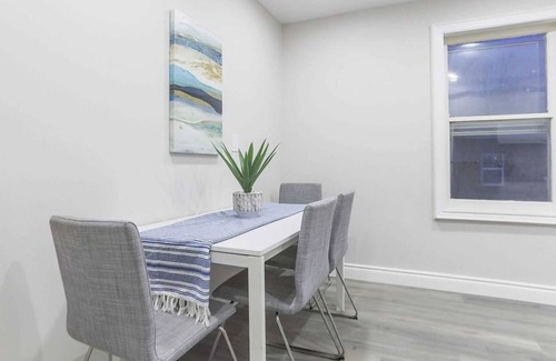 Stratford Apartment | New Luxury 2-Bed Escape, 4K TV, Walk to Downtown