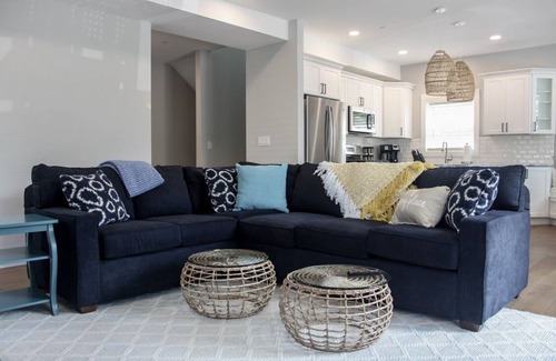 Bolton Landing House | Elegant 3BR Condo with Oceanfront Views in Bolton