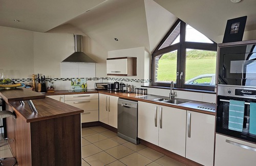Caherdaniel House | Discover a Beachside Lodge with Sauna and Ocean Views