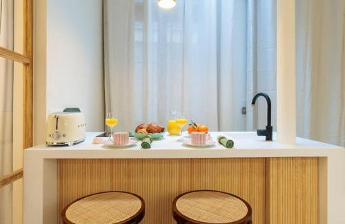 Notre Dame Apartment | Cozy 4-Star Apartment Near Notre Dame - Family Friendly Stay