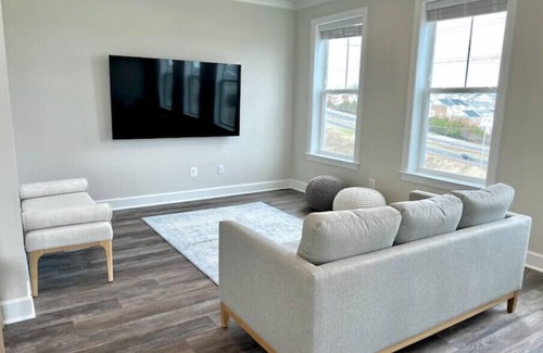 Woodbridge Apartment | Modern Comfort in Stonebridge with Top-Rated Amenities