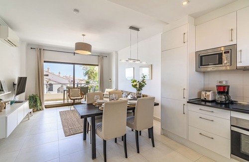 Benalmadena Costa Apartment | Beachfront Apartment with Pool & Ocean View - Rated 9.4