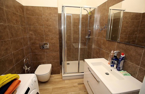 Ciekurkalns Apartment | Stylish Apartment Retreat with Two Bathrooms for Families