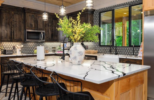 Pickens Cabin | NEW Luxury Cabin: 7 BR, Pool, Hot Tub, Sauna, Soccer, Volleyball, Sleeps 26