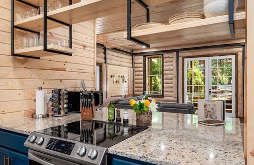 Eureka Springs Cabin | Exceptional Cabin with King Beds, Game Room & Fire Pit