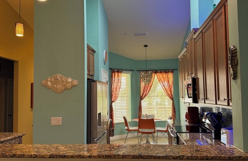 Biggar Condo | Elegant Condo Retreat Steps from Beaches with Pool Access