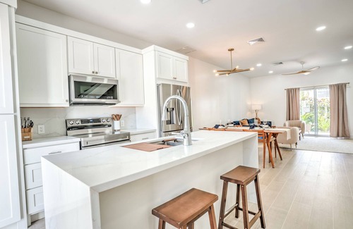 Nassau Condo | Idyllic Beach Condo with Pool Near Baha Mar - 10/10 Rating