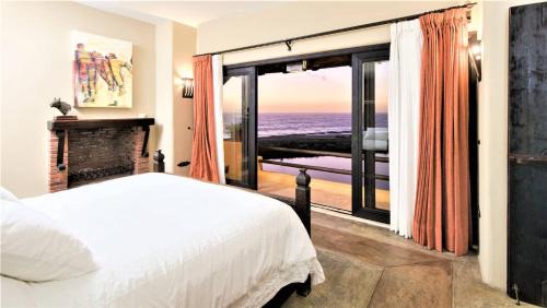 Todos Santos Villa | Unforgettable Retreat with Pool & Ocean Views at Casa Bella