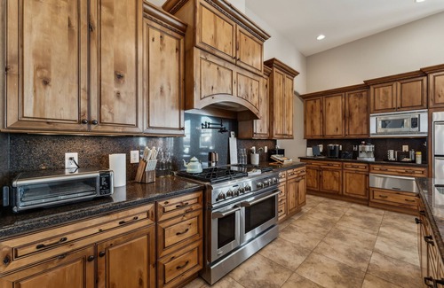 Casa Grande House | NEW! Luxury Home with Slide Pool/Spa/Movie Theatre
