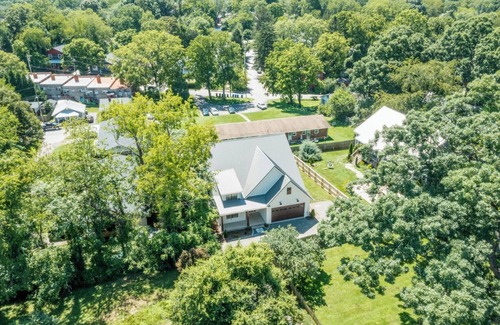 Falconhurst House | Stylish Retreat Steps from Asheville's Best Dining & Fun