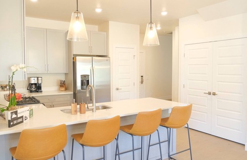 Lakeside Village Condo | Exceptional Keystone Condo with Scenic Mountain Views