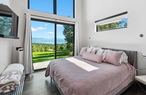 Somers House | Beautiful Montana Home with Flathead Lake Views for Families