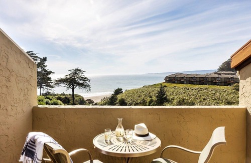 Rio del Mar Condo | NEW! Luxury Ocean View Condo - Heated pool and Spa