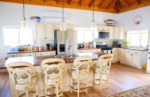 Gregory Town House | New Oceanfront 3BR Retreat with Breathtaking Sunset Views