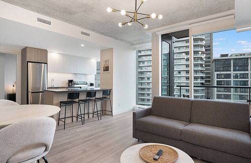 Milton Park Apartment | Modern Unit in Central Montreal with Pool and Spa Access