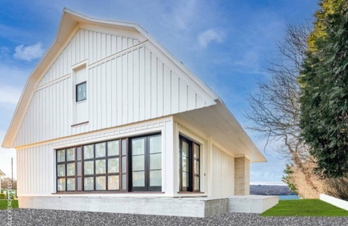 Montauk House | Modern Barn Style Waterfront Home - Pet Friendly Getaway