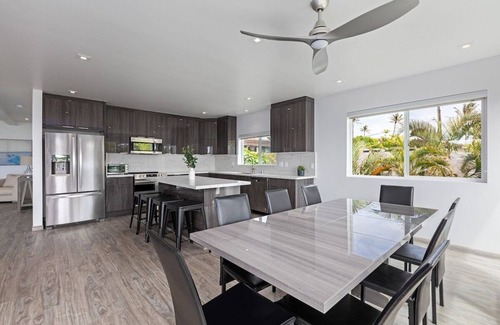 Portlock House | Experience Makai Manor: Hot Tub & Oceanfront Views Await!