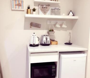 Remuera Bed & Breakfast | Cozy New Market Room - 4-Star Retreat with Great Reviews
