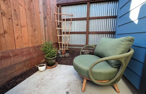 Upper Telegraph House | New modern 1-bedroom ADU with WiFi and AC in awesome Oakland