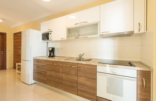 Babin Kuk Apartment | Modern 2-Bedroom Apartment with Terrace & Ocean Views