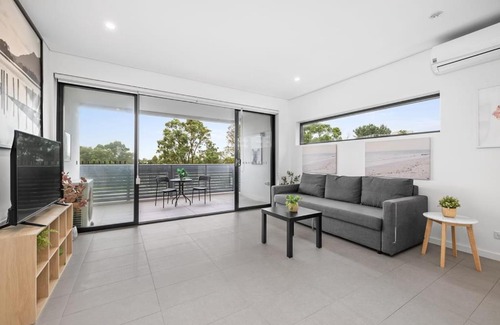 Homebush Apartment | Modern 2BR Apartment in Homebush - Sleeps 6 Comfortably