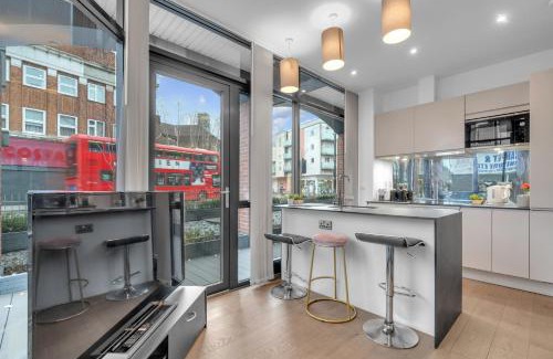 Yiewsley Apartment | Modern Apartment Near Heathrow Airport - Rated 9.1/10