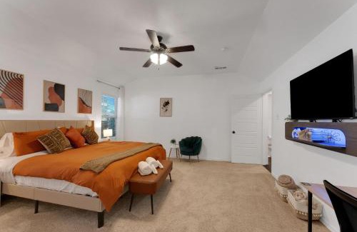 Grand Prairie House | New Modern Bohemian Home Minutes from Epic Waters Indoor Park, Andretti Indoor Karting & Games, AT&T Stadium, Globe Life, Six Flags, Texas Life