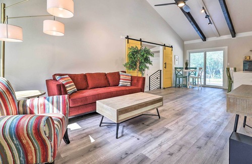 Hays House | NEW! Modern & Colorful Buda Home Near Dtwn Austin!