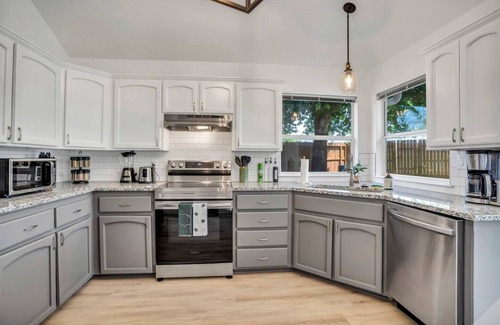 Temple House | Ideal Retreat: 11 Mi to Belton Lake, Family-Friendly Stay